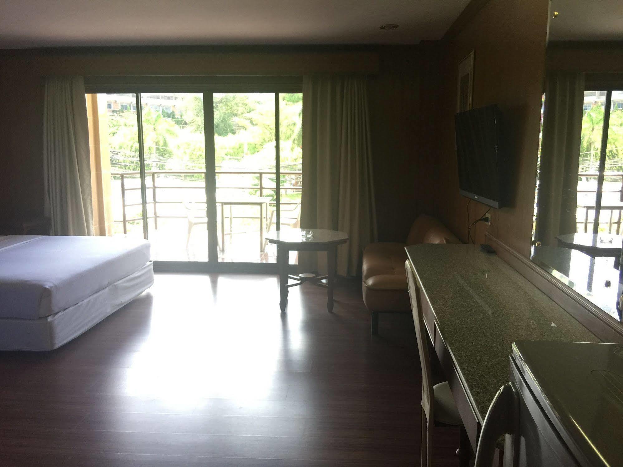 Hotel Marsi Pattaya Exterior foto