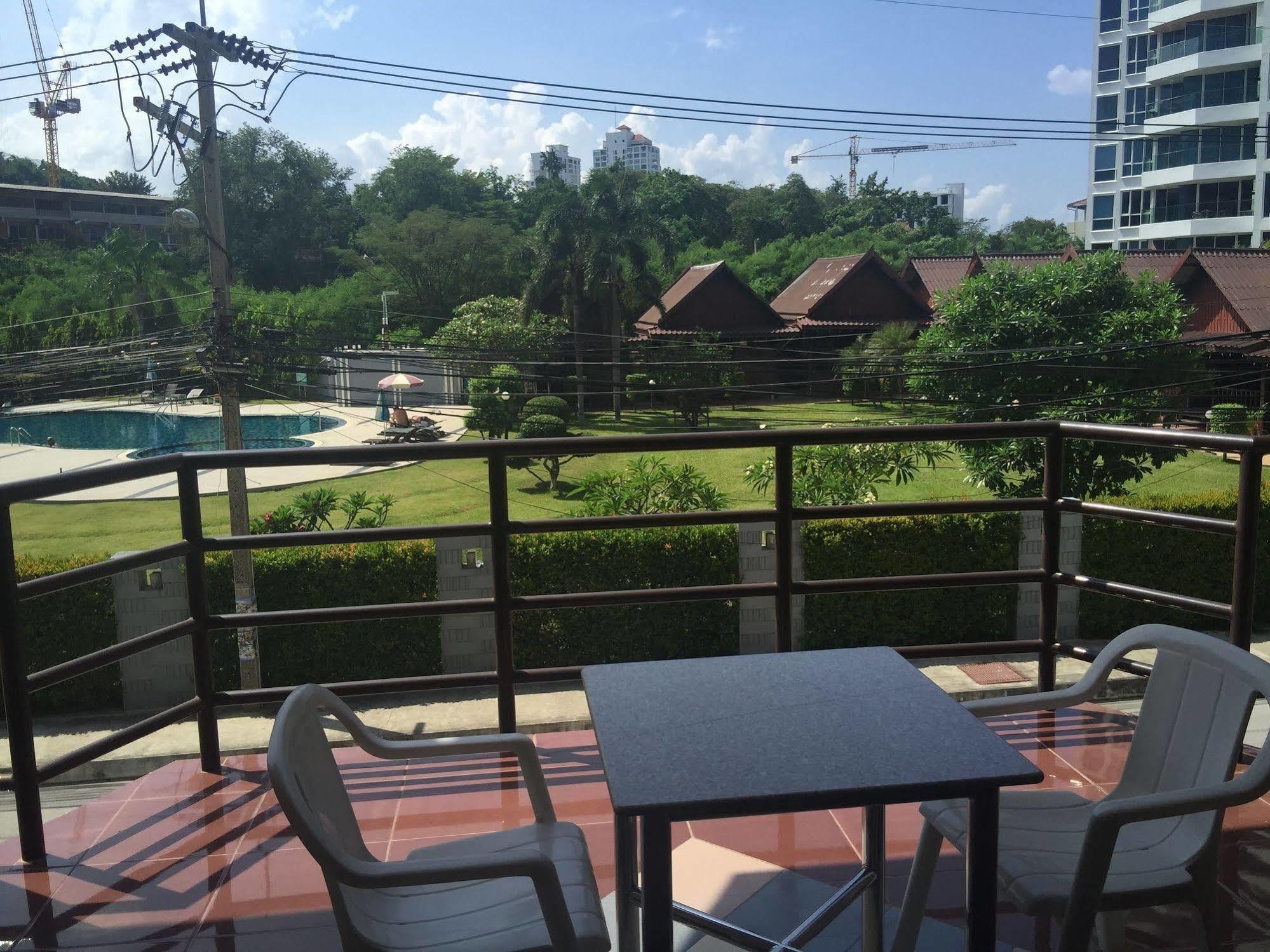 Hotel Marsi Pattaya Exterior foto